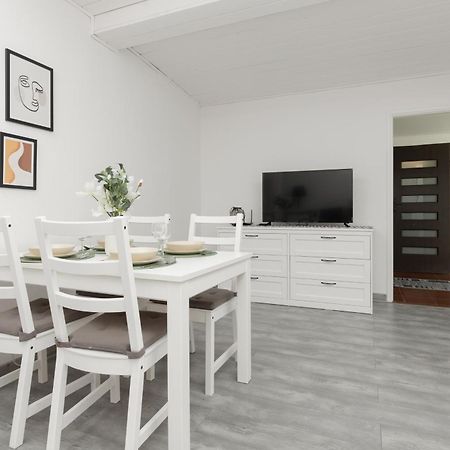 Metro Plac Wilsona Apartments Mickiewicza By Noclegi Renters Varsovie Extérieur photo