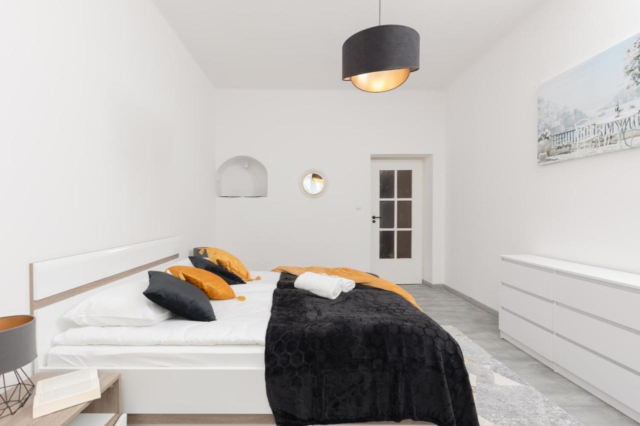 Metro Plac Wilsona Apartments Mickiewicza By Noclegi Renters Varsovie Extérieur photo