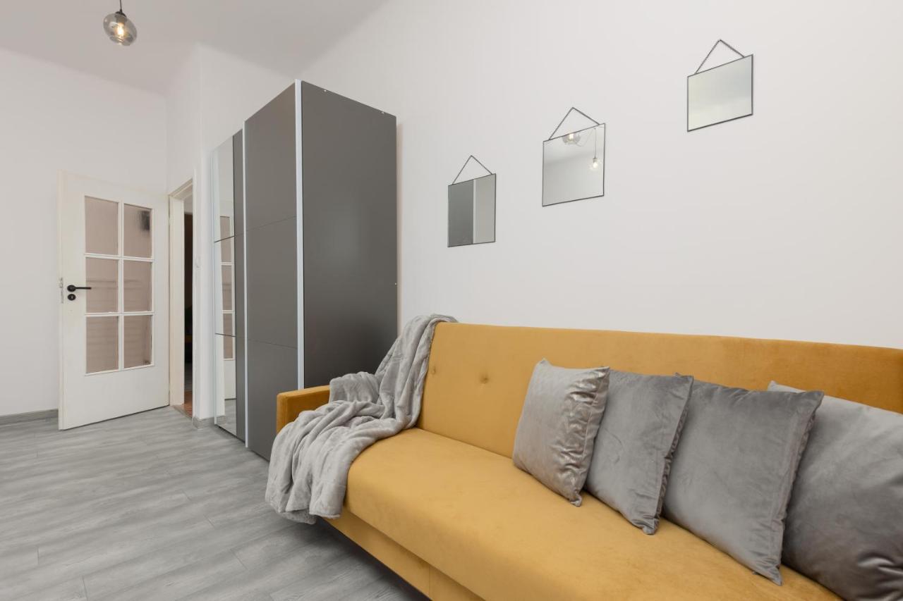 Metro Plac Wilsona Apartments Mickiewicza By Noclegi Renters Varsovie Extérieur photo