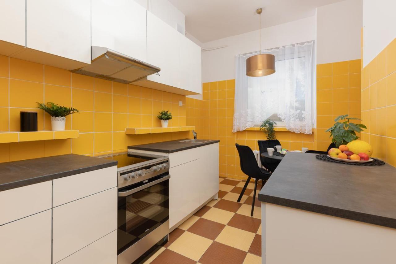 Metro Plac Wilsona Apartments Mickiewicza By Noclegi Renters Varsovie Extérieur photo