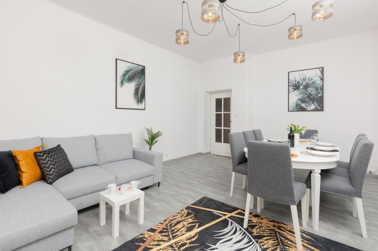 Metro Plac Wilsona Apartments Mickiewicza By Noclegi Renters Varsovie Extérieur photo
