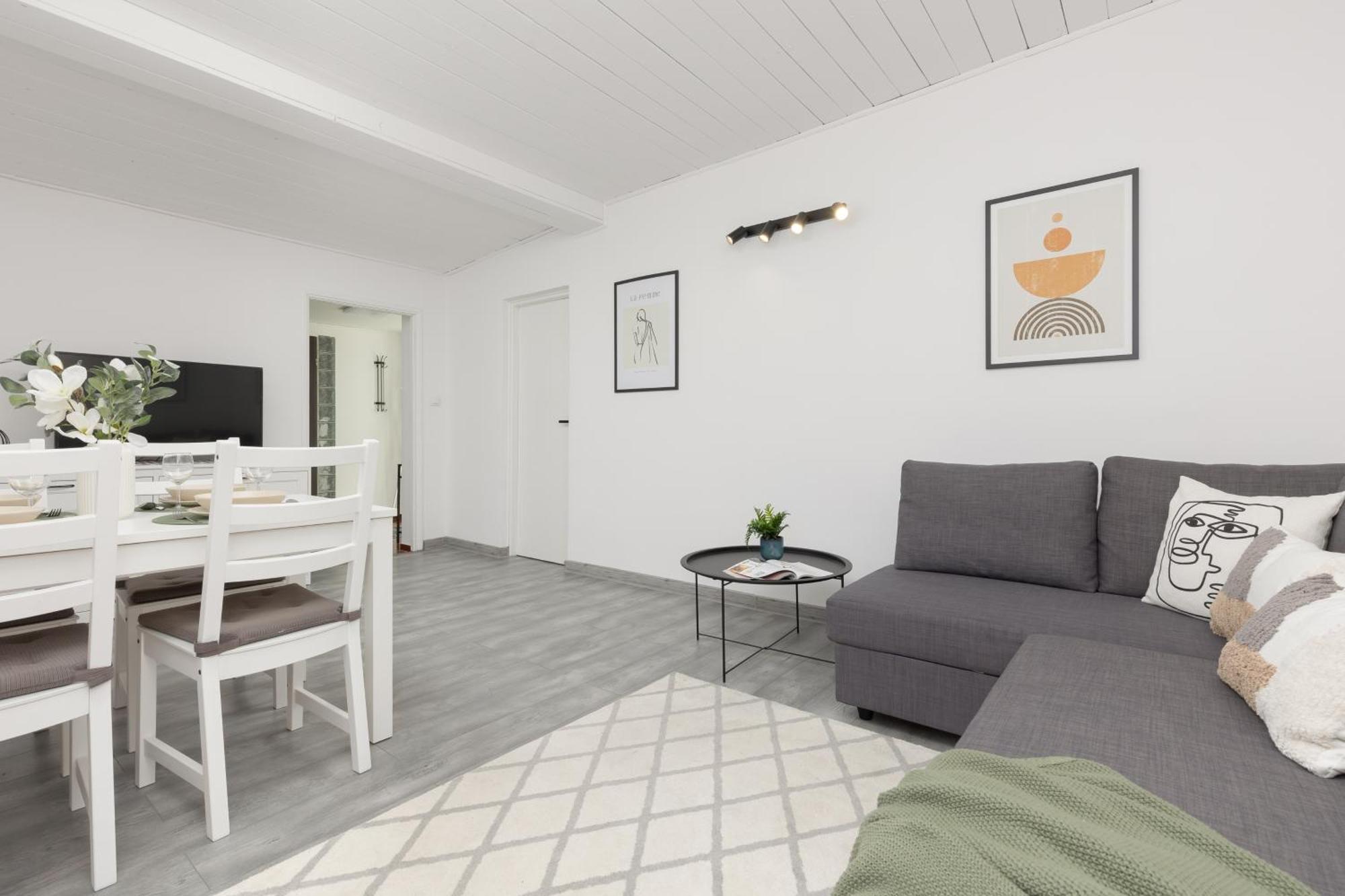 Metro Plac Wilsona Apartments Mickiewicza By Noclegi Renters Varsovie Extérieur photo
